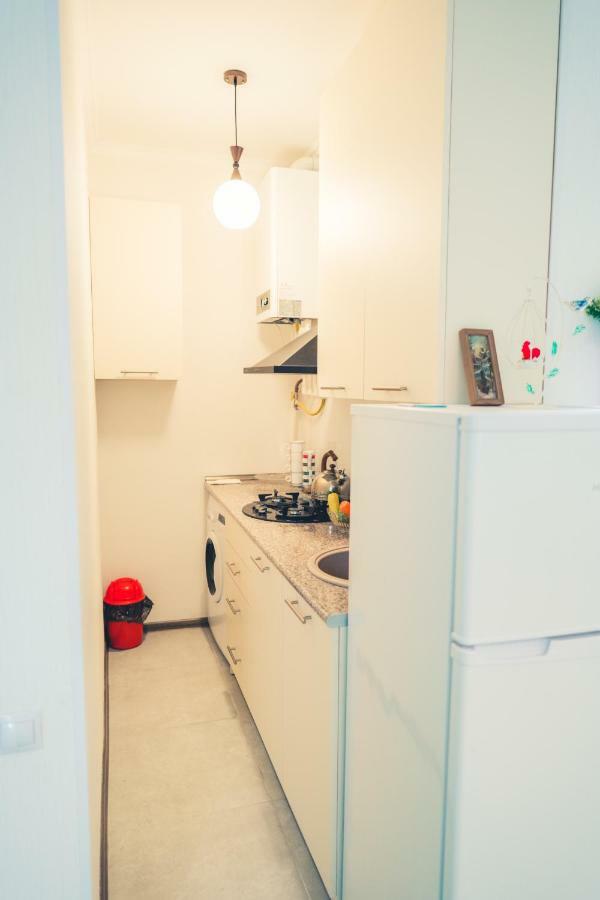 Tatias Apartments In The Downtown Тбилиси Екстериор снимка